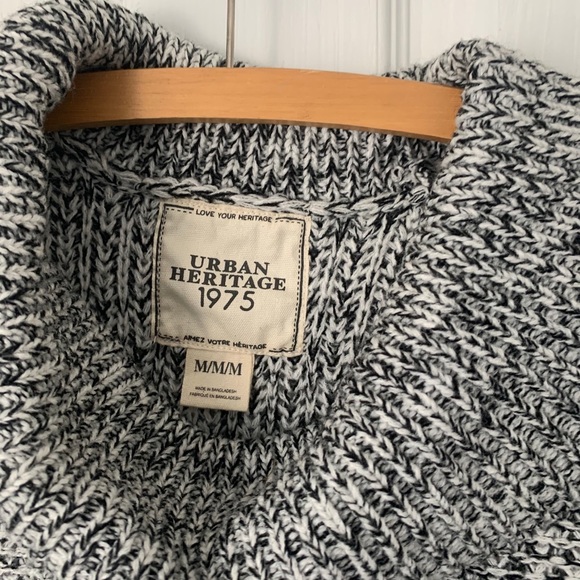 🌸2 for $55 Sleeveless cowl neck sweater - Picture 2 of 4